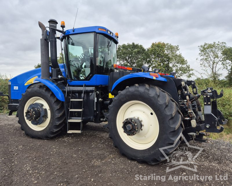 New Holland T9030