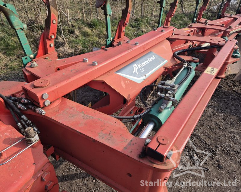 Kverneland LO85 7F Plough