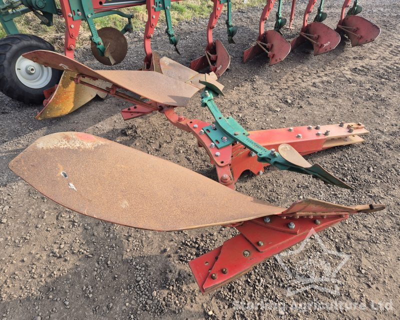 Kverneland LO85 7F Plough