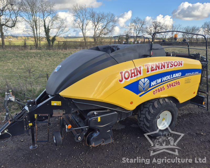 New Holland 1290 Baler