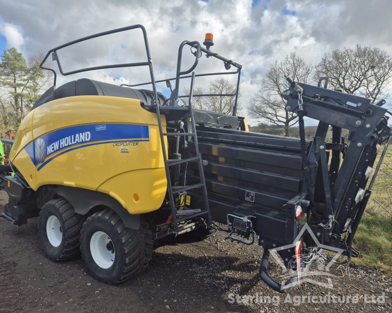 New Holland 890 Plus Baler