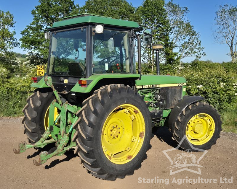 John Deere 3050