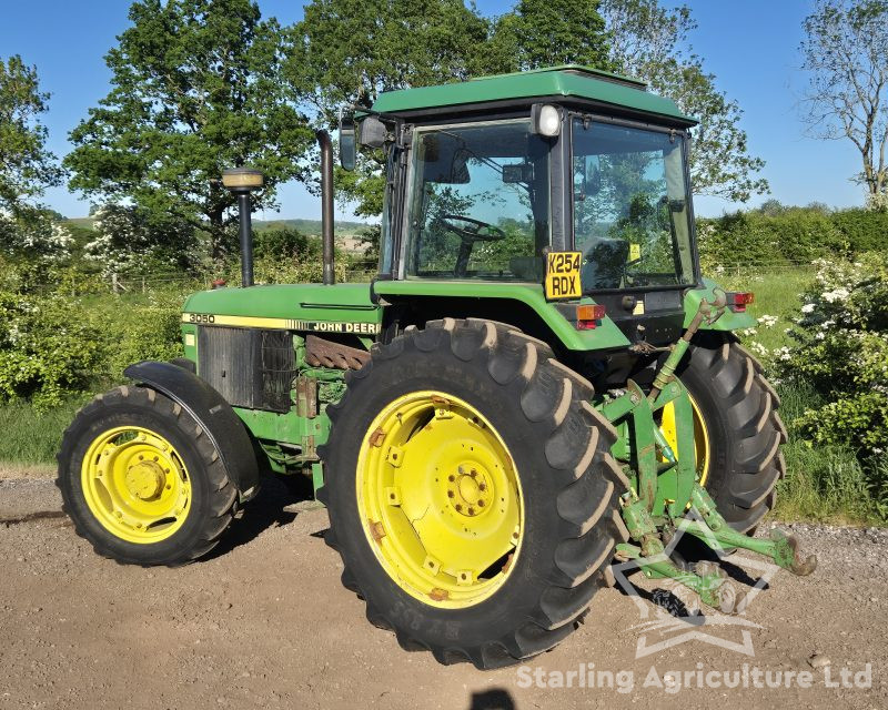 John Deere 3050