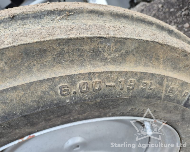 Massey Ferguson 148