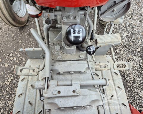 Massey Ferguson 148