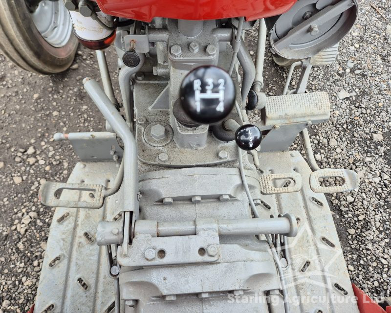 Massey Ferguson 148