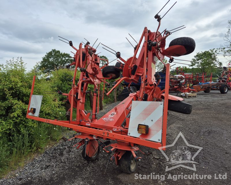 Kuhn GF7702 Tedder