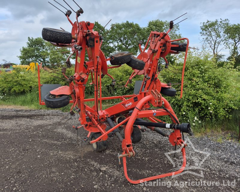 Kuhn GF7702 Tedder