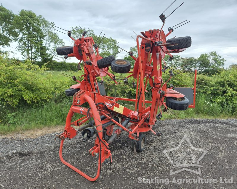 Kuhn GF7702 Tedder