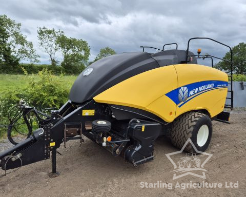 New Holland 890 Baler