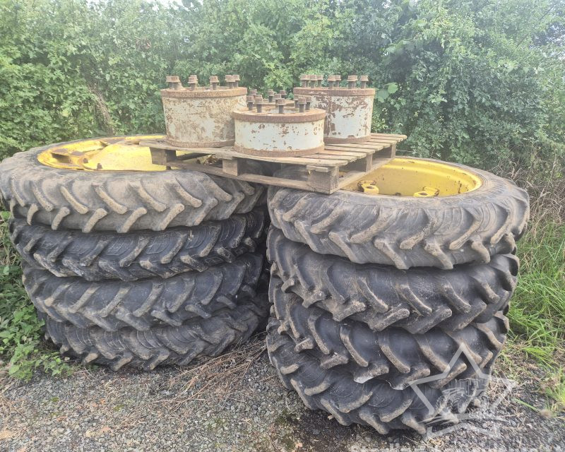 Dual Rowcrops. 270/95R48 and 270/95R32.