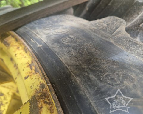 Dual Rowcrops. 270/95R48 and 270/95R32.