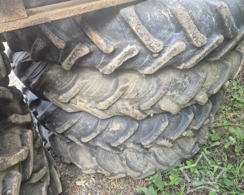 Dual Rowcrops. 270/95R48 and 270/95R32.