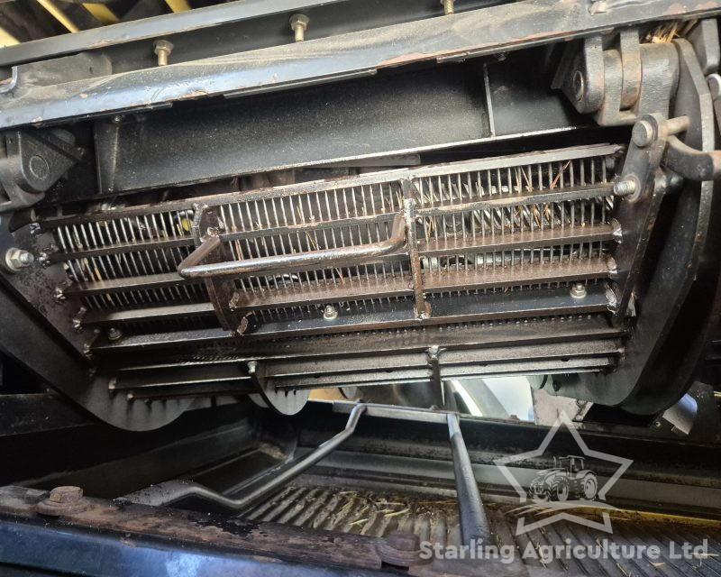 New Holland CR9060 Elevation 4WD Combine