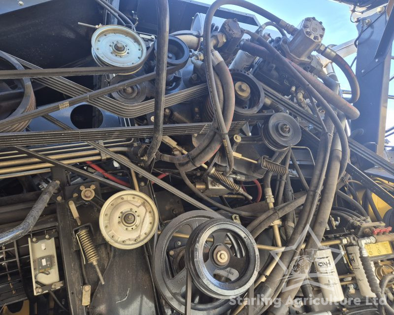 New Holland CR9060 Elevation 4WD Combine