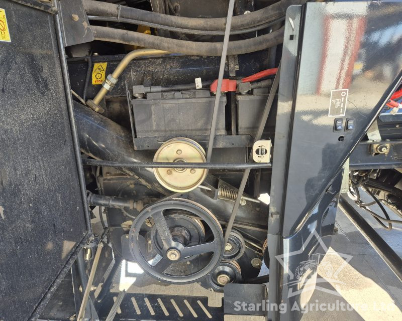 New Holland CR9060 Elevation 4WD Combine