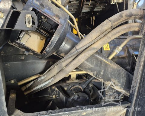 New Holland CR9060 Elevation 4WD Combine