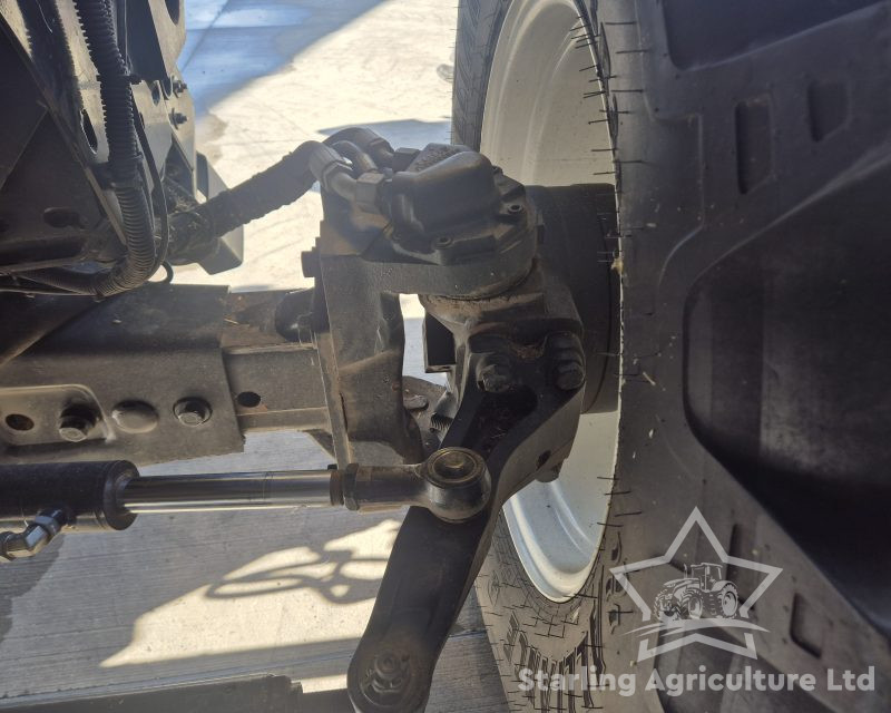 New Holland CR9060 Elevation 4WD Combine