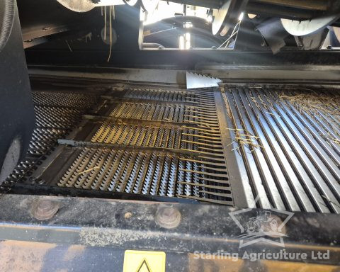 New Holland CR9060 Elevation 4WD Combine