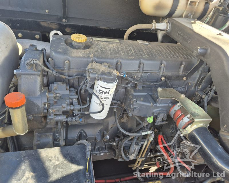 New Holland CR9060 Elevation 4WD Combine