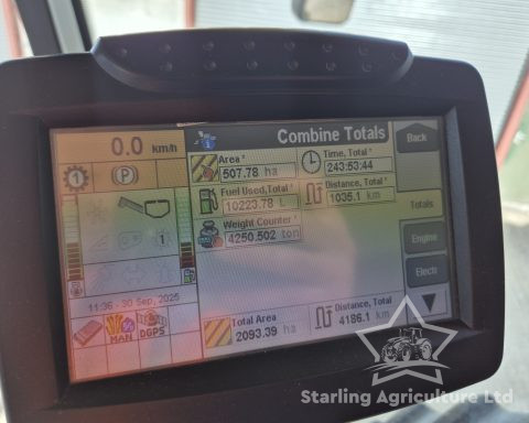 New Holland CR9060 Elevation 4WD Combine