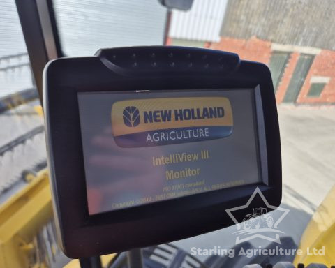 New Holland CR9060 Elevation 4WD Combine