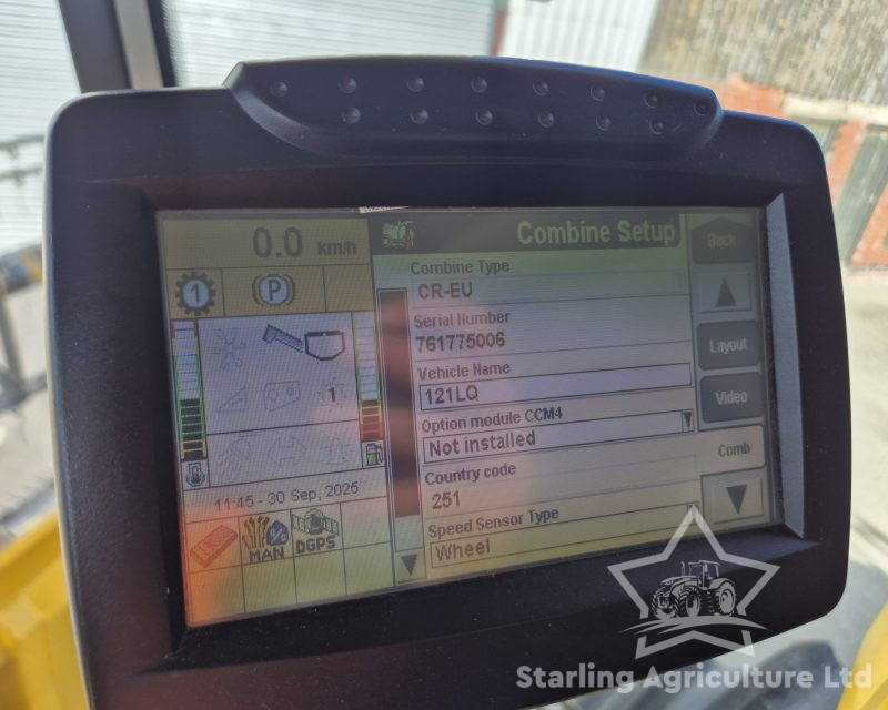 New Holland CR9060 Elevation 4WD Combine