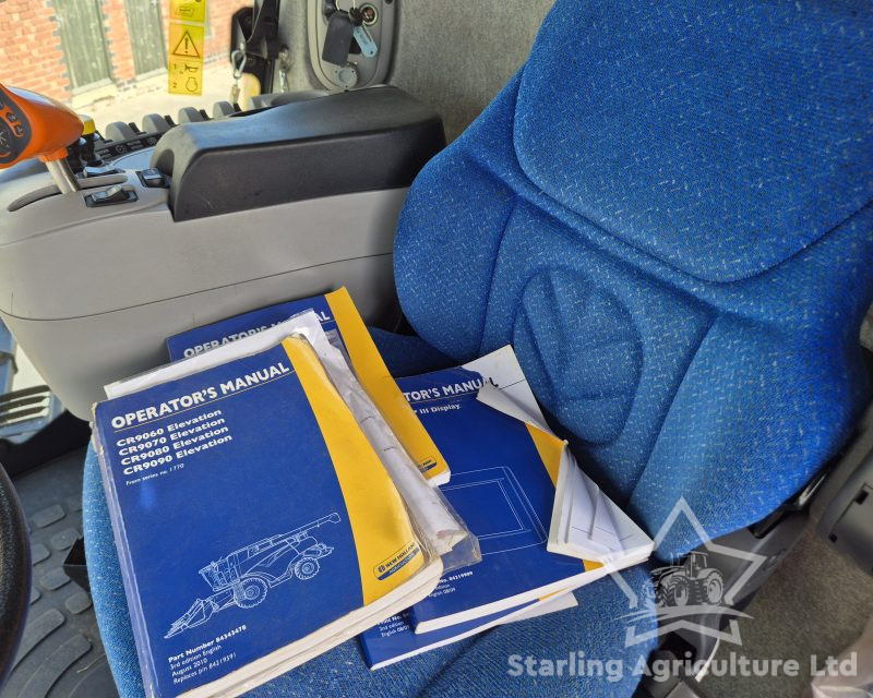 New Holland CR9060 Elevation 4WD Combine