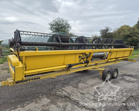 New Holland CR 9080 Combine