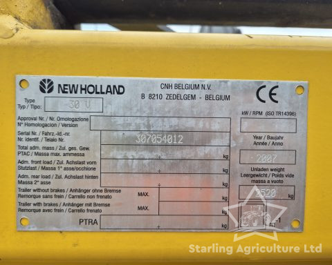New Holland CR 9080 Combine