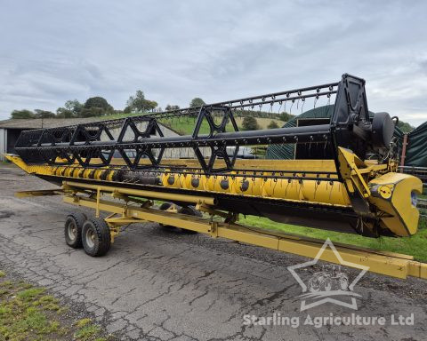 New Holland CR 9080 Combine
