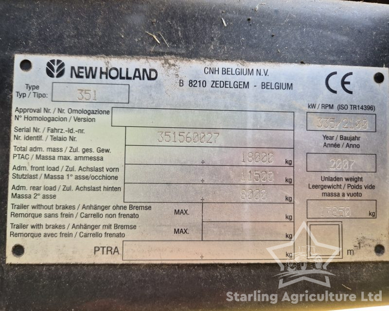 New Holland CR 9080 Combine