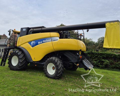 New Holland CR 9080 Combine