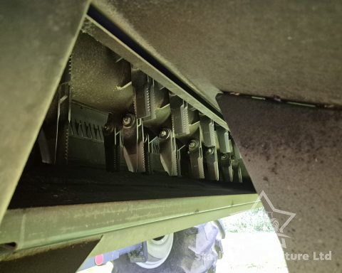 New Holland CR 9080 Combine