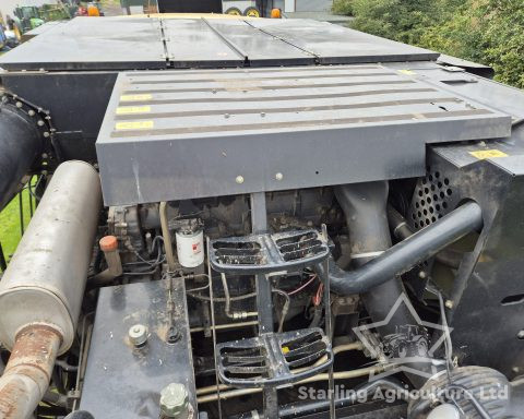 New Holland CR 9080 Combine