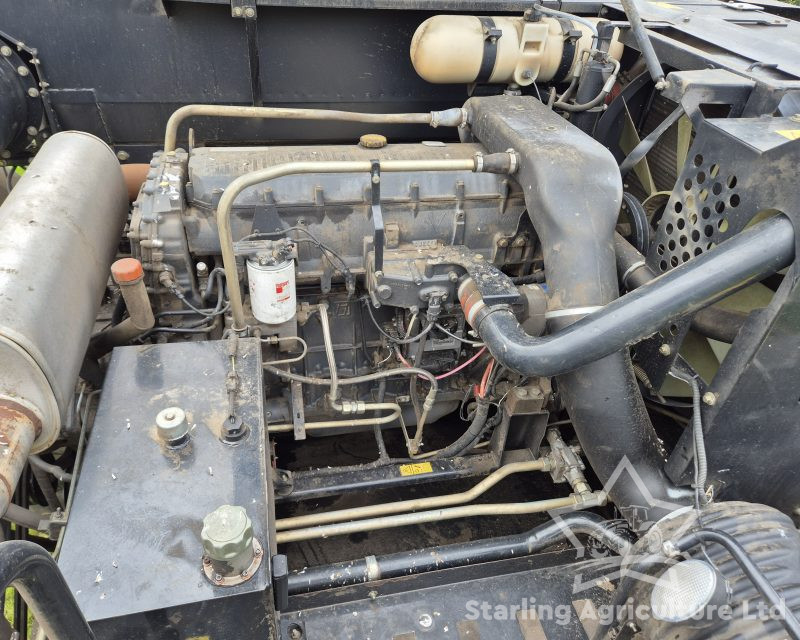 New Holland CR 9080 Combine