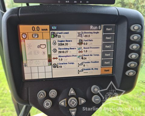 New Holland CR 9080 Combine