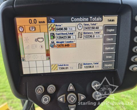 New Holland CR 9080 Combine