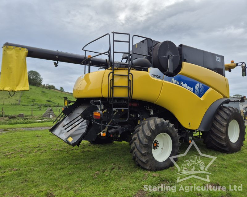 New Holland CR 9080 Combine
