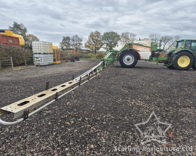 Amazone UX3200 28m Sprayer