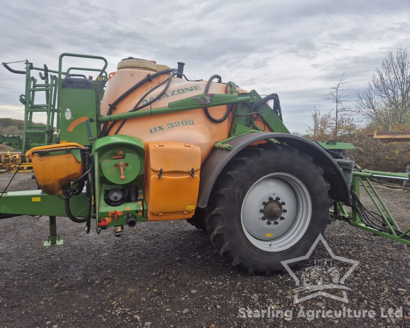 Amazone UX3200 28m Sprayer