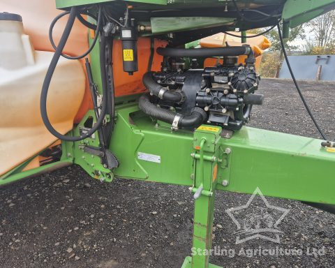 Amazone UX3200 28m Sprayer