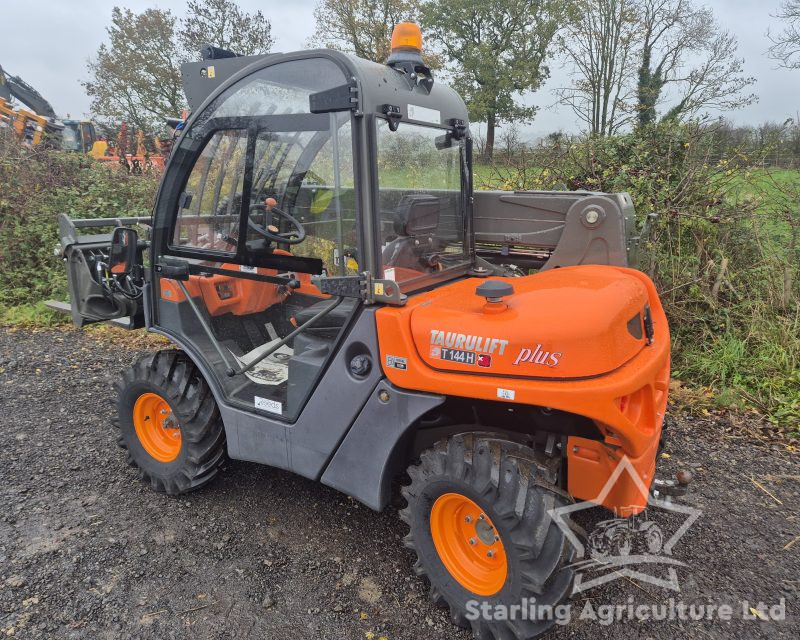 AUSA T144 H x4 Telehandler