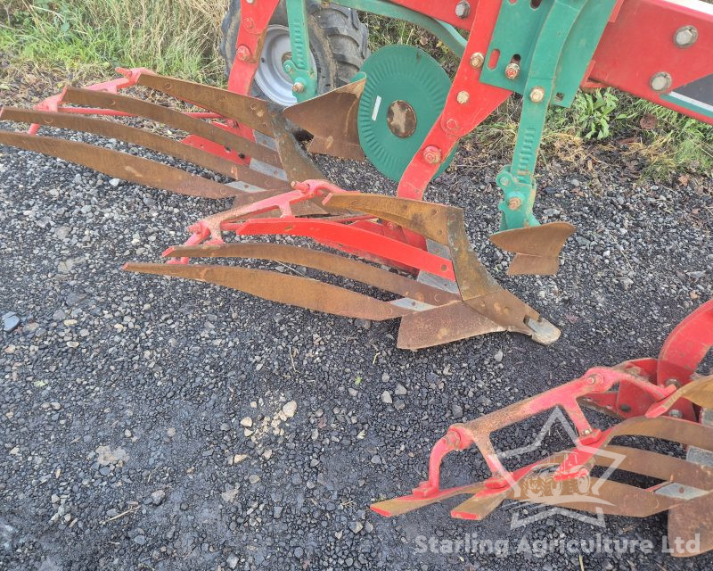 Kverneland LB85 6F (5+1) Plough and Packomat