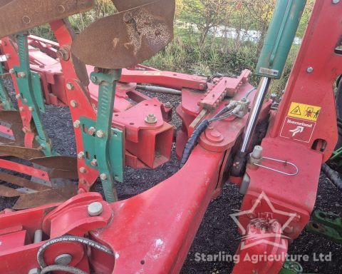 Kverneland LB85 6F (5+1) Plough and Packomat
