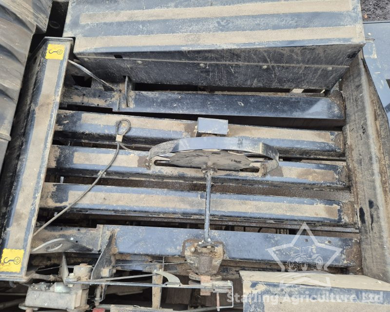 New Holland 870 80×70 Baler