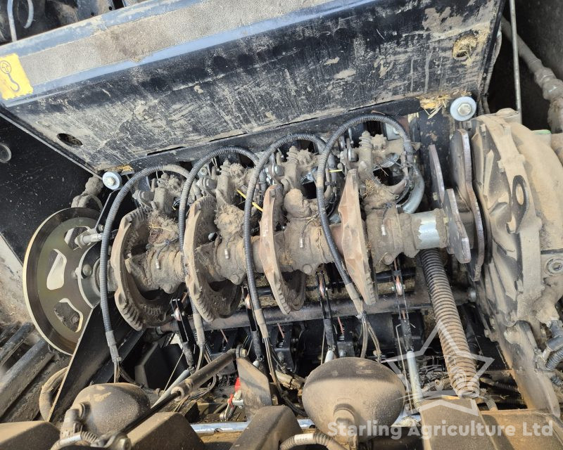 New Holland 870 80×70 Baler