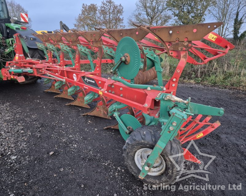 Kverneland LB85 6F (5+1) Plough and Packomat