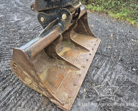 JCB JS131LC+ Excavator