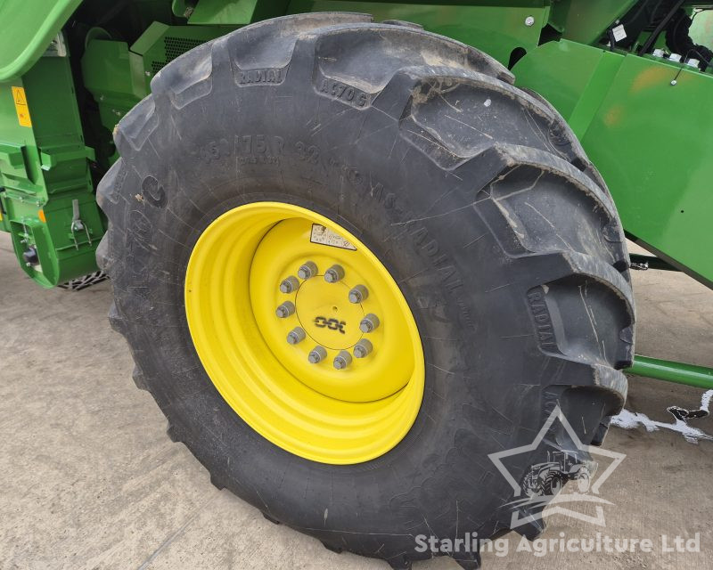 John Deere W540 Combine